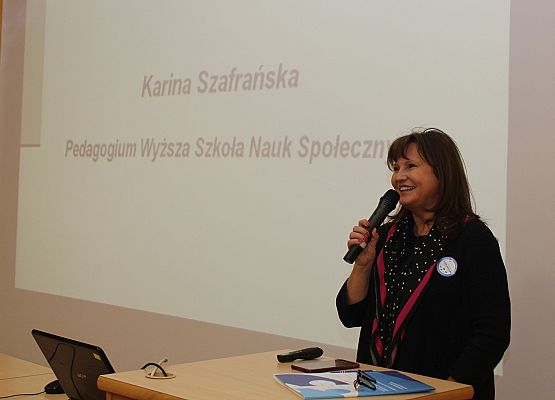 O autyzmie na konferencji