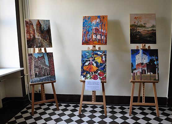 Obrazy NIEPODLEGŁEJ w