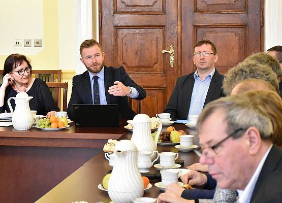 Drogi i kolej na konwencie