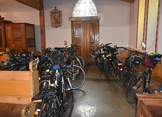 Pielgrzymi w drodze na Jasną