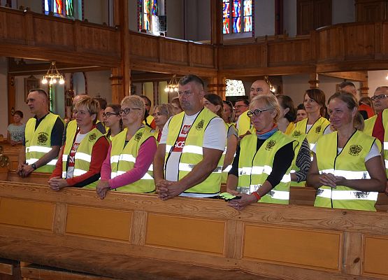Pielgrzymi w drodze na Jasną