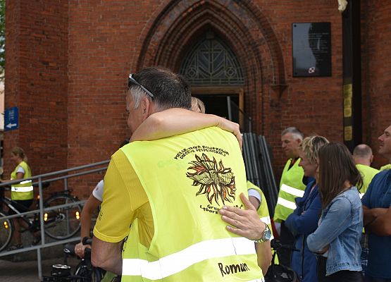 Pielgrzymi w drodze na Jasną