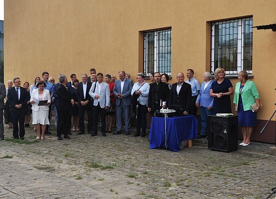 Boisko przy PCE przekazane do