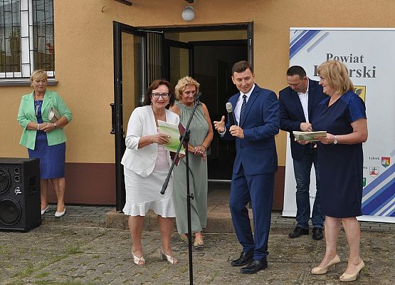 Boisko przy PCE przekazane do