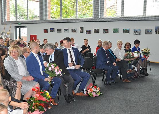 Nowa szkoła w podlęborskich