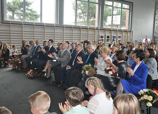 Nowa szkoła w podlęborskich