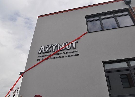 Nowa szkoła w podlęborskich