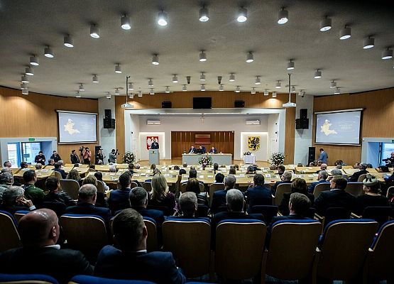 Uroczysta sesja wojewódzkiego