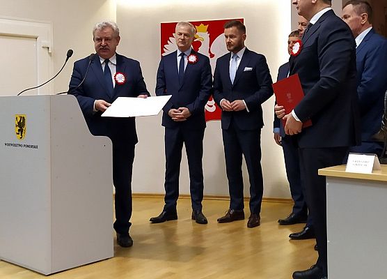 Uroczysta sesja wojewódzkiego