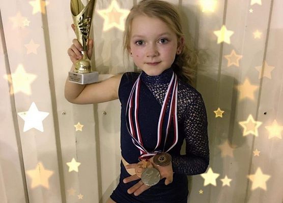 Medale i puchary tancerek SP 8