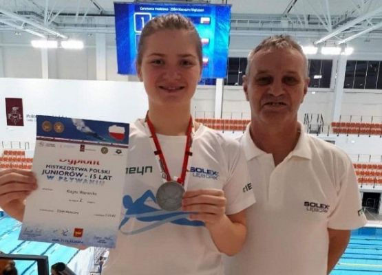 Weronika Klejna z dyplomem