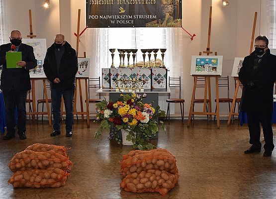 Organizatorzy przed wręczaniem