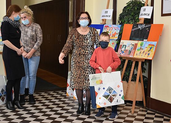 Starosta z jednym z laureatów