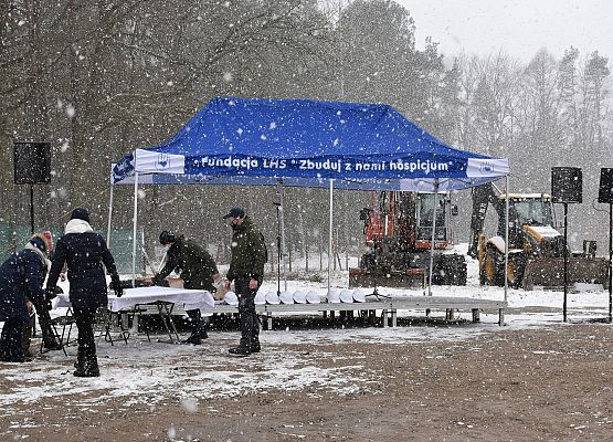 Opady śniegu na działce w