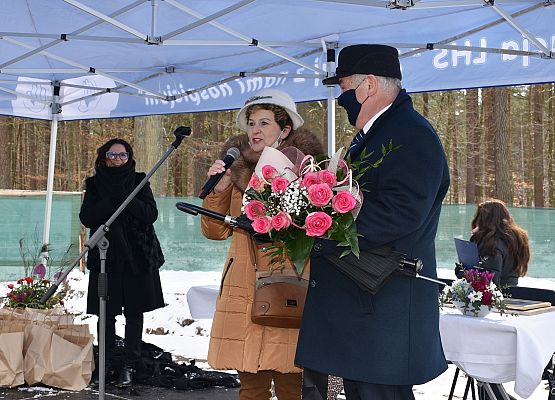 Państwo Bartkowscy na scenie w