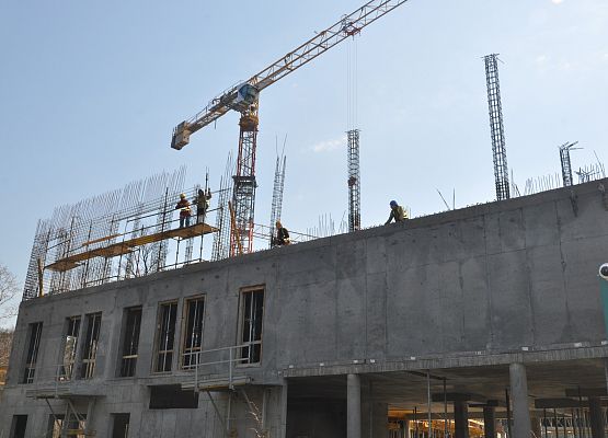 Roboty wysokościowe na budowie