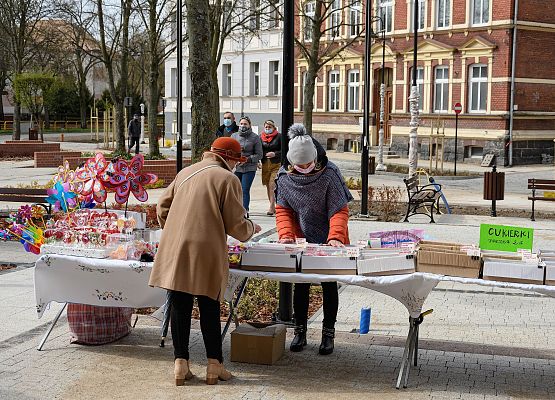 Jarmark z cukierkami przy