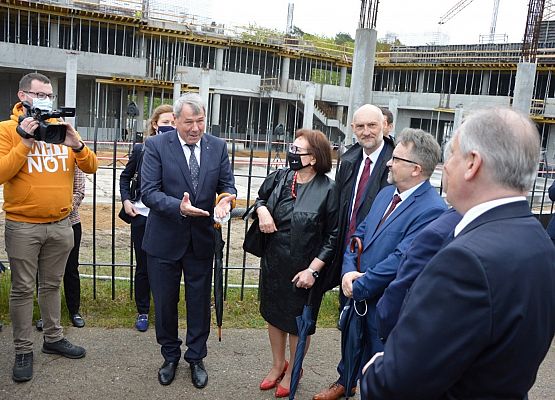 Uczestnicy uroczystości przed