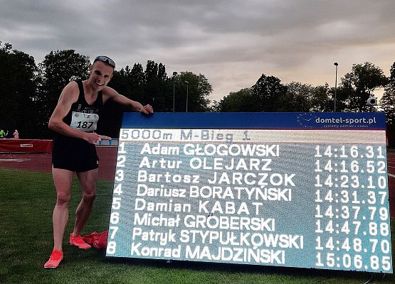 Adam Głogowski przy tablicy