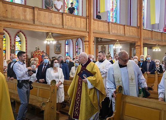 ks.H.Krenczkowski z wiernymi