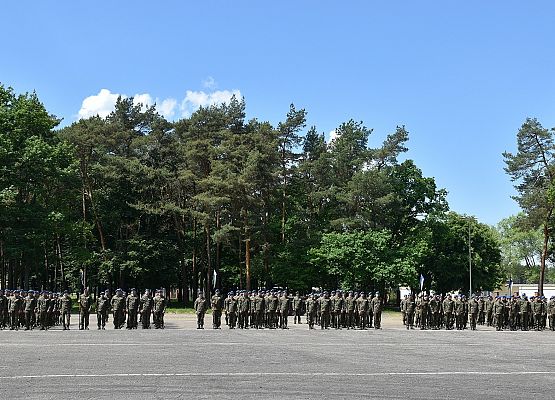 Żołnierze Batalionu na placu