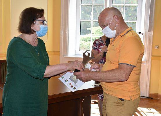 Starosta Lęborski wręcza