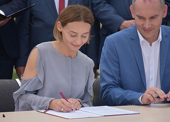 Podpisanie umowy na nadzór