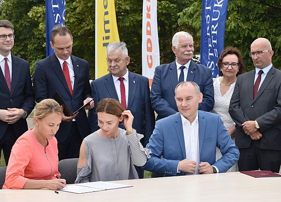 Podpisanie umowy na nadzór