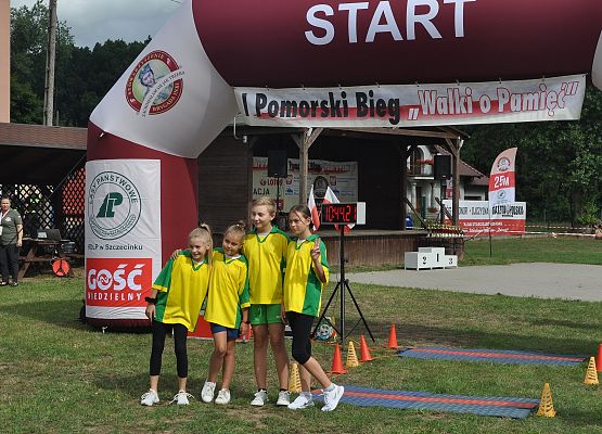 Ekipa dziewczęca uczestnicząca