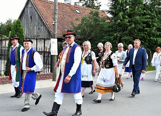 Uczestnicy dożynek w