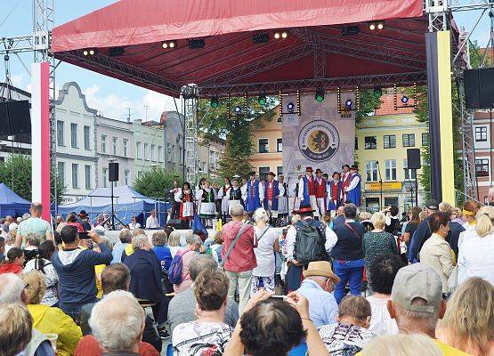 Prezentacje na scenie w Pucku