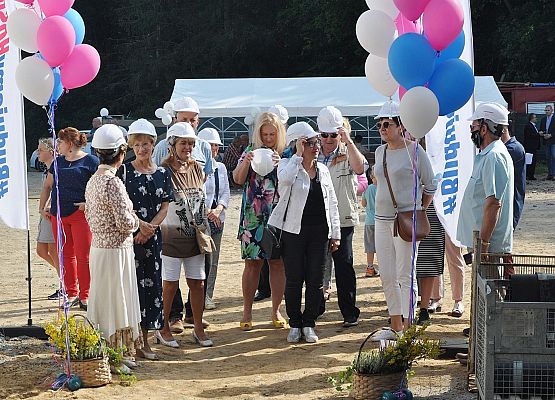 Darczyńcy i goście na terenie