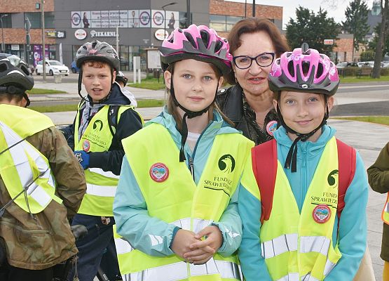 Starosta z uczestnikami rajdu