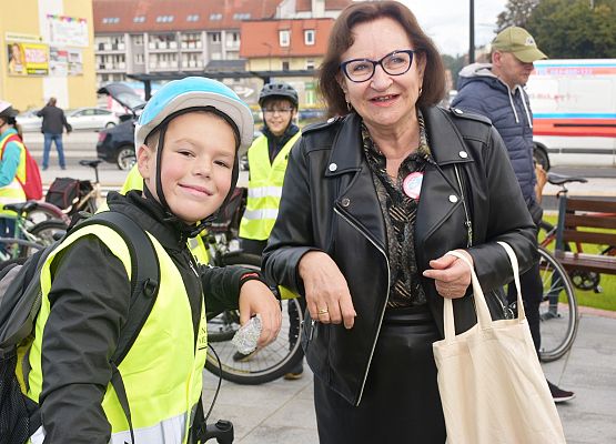 Starosta z uczestnikami rajdu