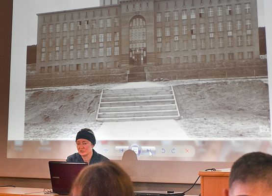 dr Dąbrowka Tyślewicz podczas