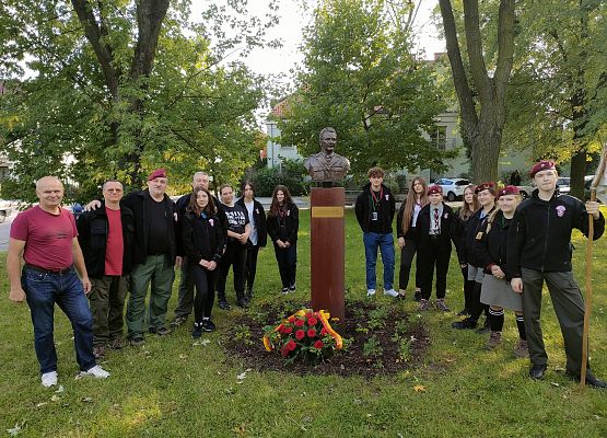 Pomnik gen. Sosabowskiego w