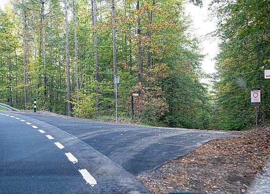 Zjazd w kierunku jeziora