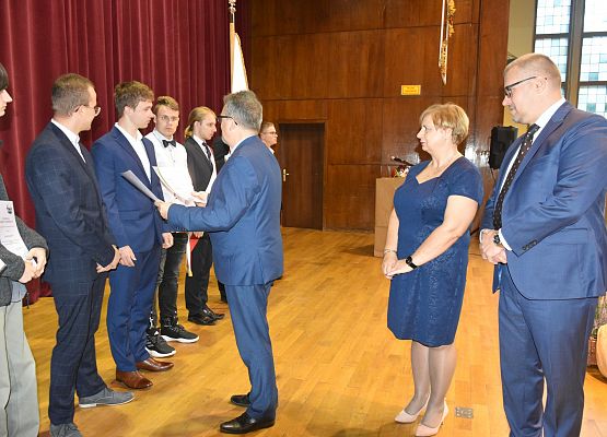 Starosta Lęborski wręcza