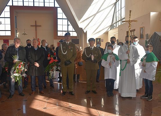 Uczestnicy przed złożeniem