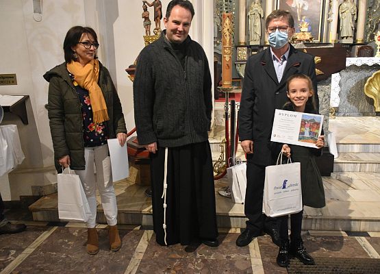 Wręczenie nagród wyróżnionym