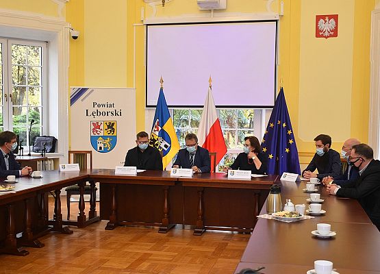 Rozmowy przed podpisaniem