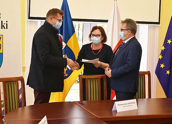 Przekazanie podpisanych