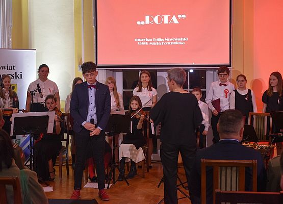 Mateusz Tarkowski z Chórem