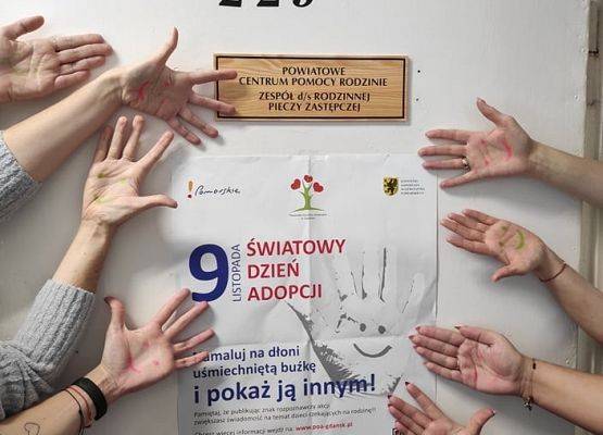 Uśmiechnięte dłonie w