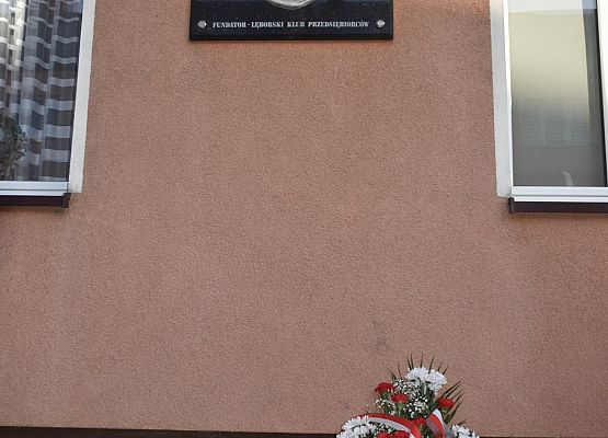 Tablica pamiątkowa przy ul.