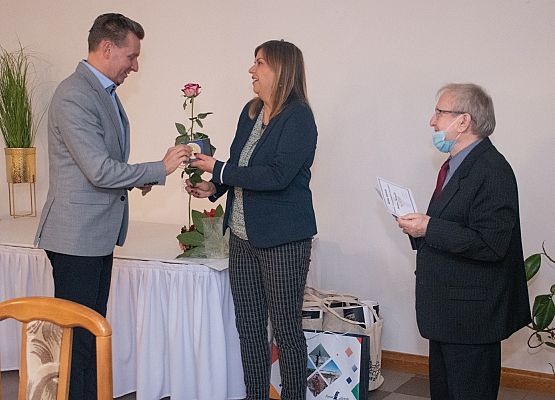 Medal otrzymuje Marian