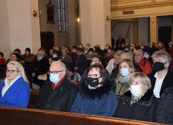 Słuchacze podczas koncewrtu