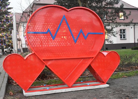 metalowy pojemnik na nakrętki