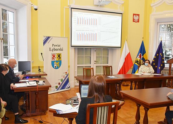 Informacje przedstawia