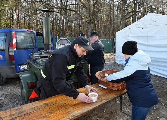 Poczęstunek strażacką